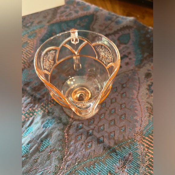 Federal Depression Rosemary "Dutch Rose" Pink Handled & Footed Creamer - Picture 8 of 12